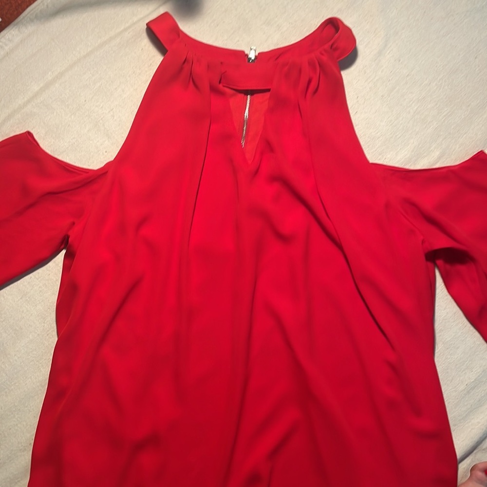 Landa Red long sleeved blouse, cut out shoulders, pleated cut out collar sz L